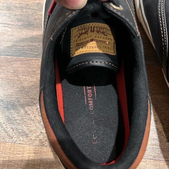 Two pairs of shoes 🖤💙Levi’s &HILFIGER - Picture 15 of 15